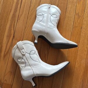 White Western cowboy Ankle Boots